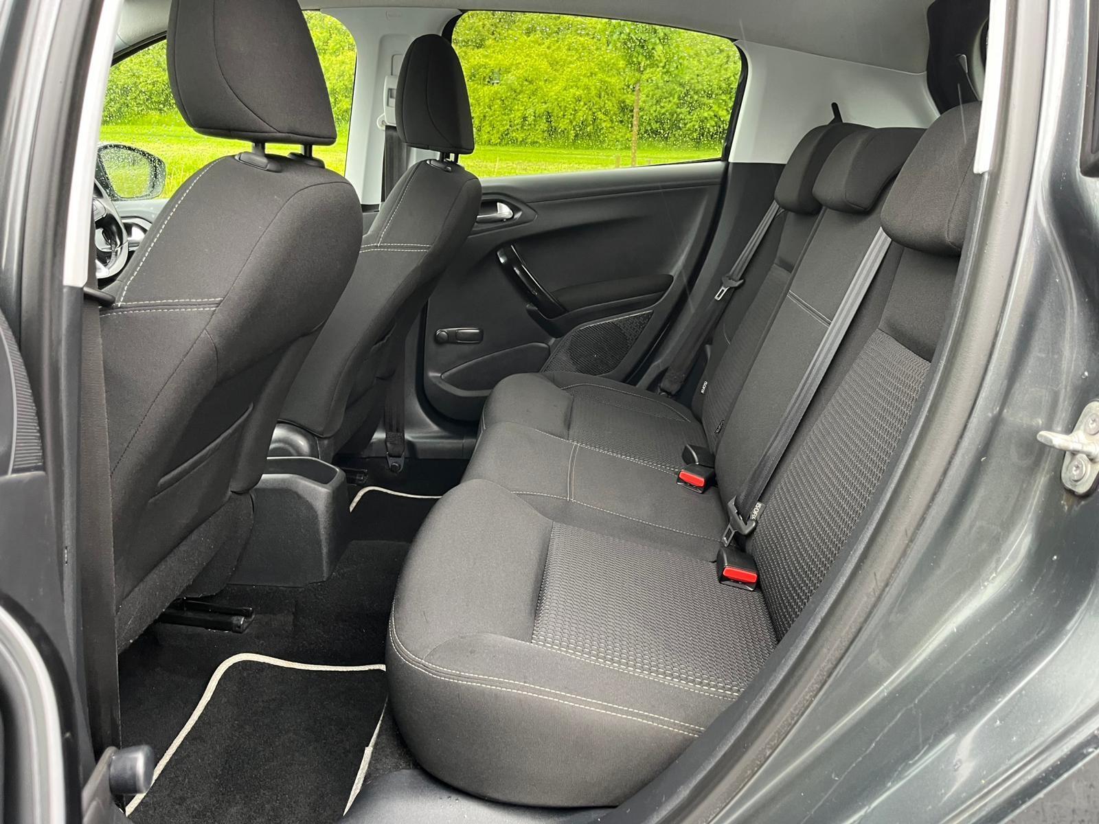 Peugeot 208 - Image 11