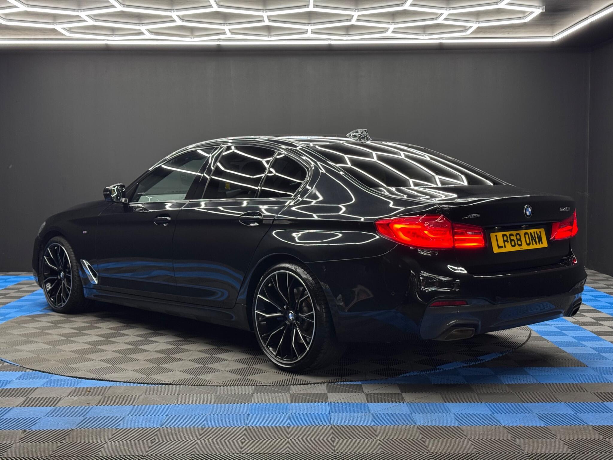 BMW 5 Series - Image 7