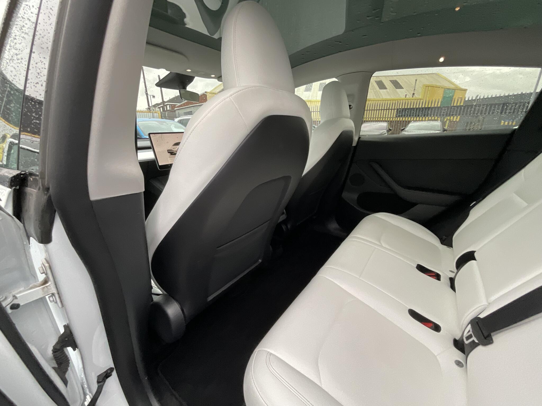 Tesla Model Y - Image 13