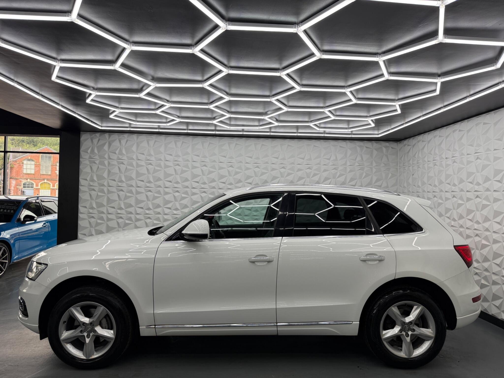 Audi Q5 - Image 9