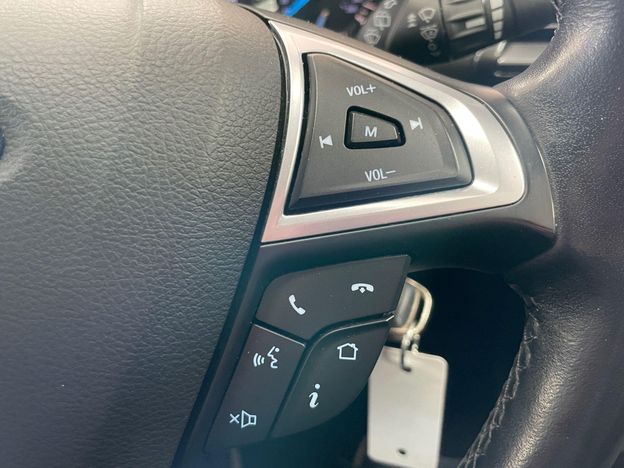 Ford Mondeo - Image 35