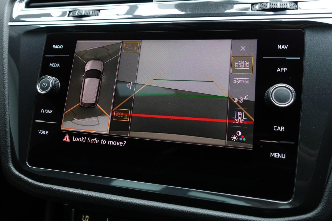 Volkswagen Tiguan - Image 17