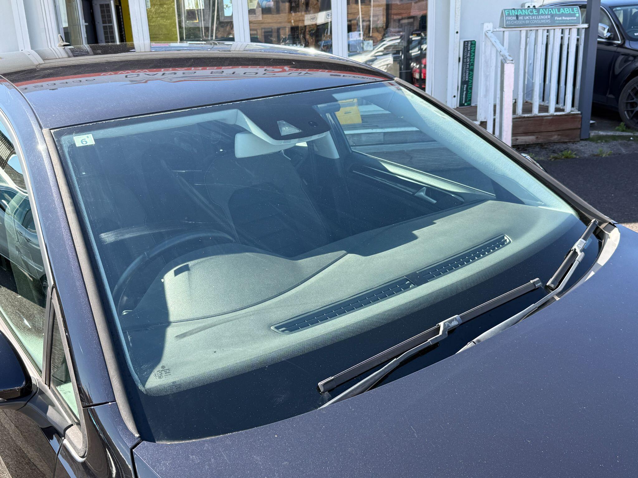 Volkswagen Golf - Image 15