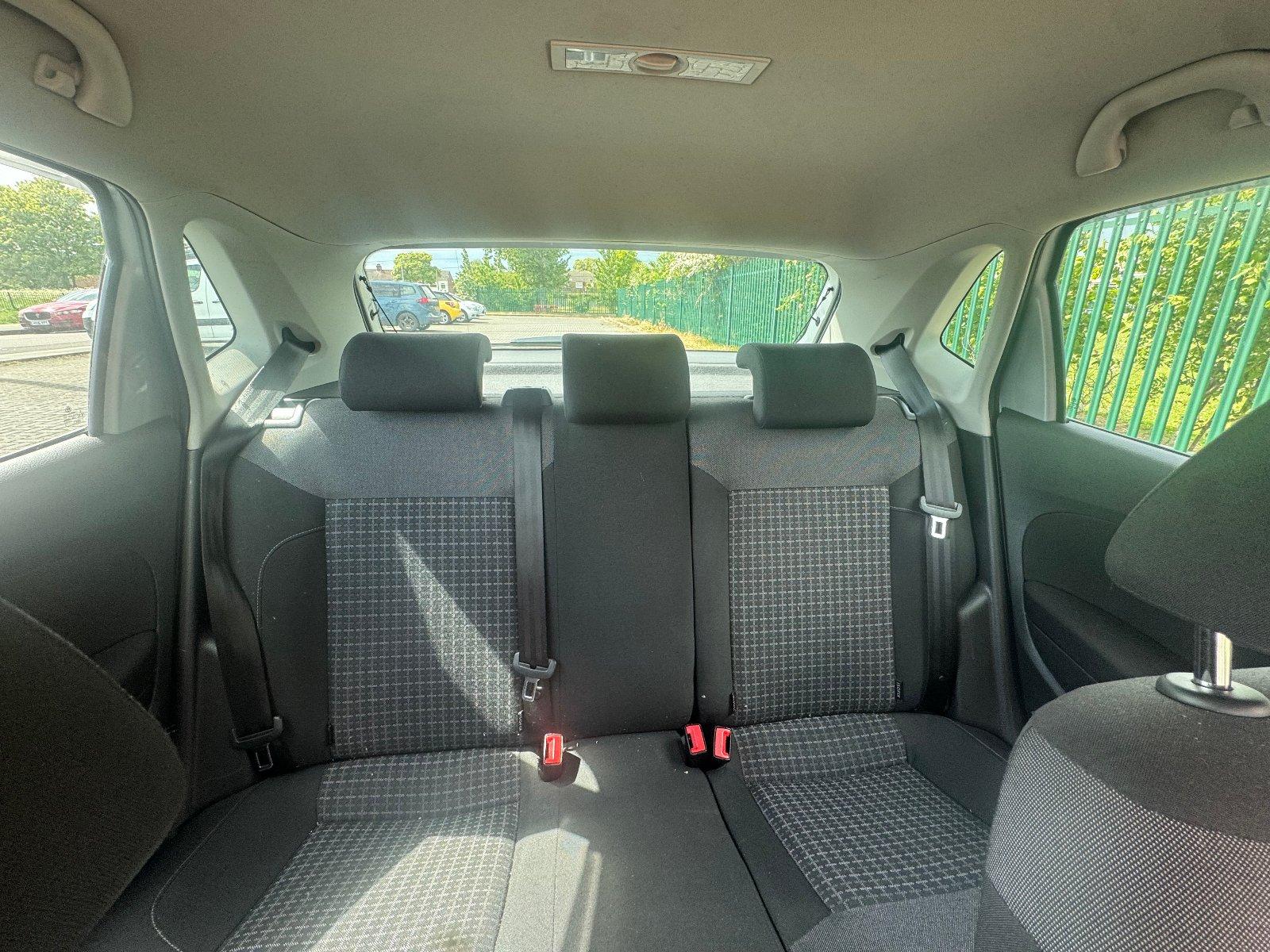 Volkswagen Polo - Image 12