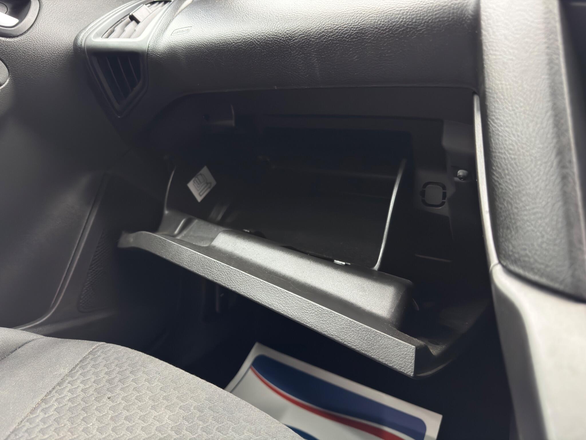 Ford Focus - Image 32