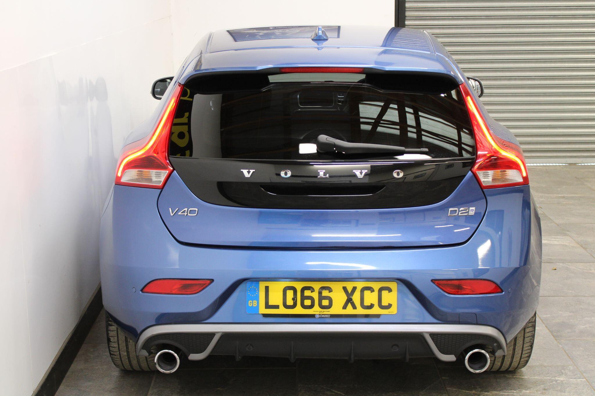 Volvo V40 - Image 14