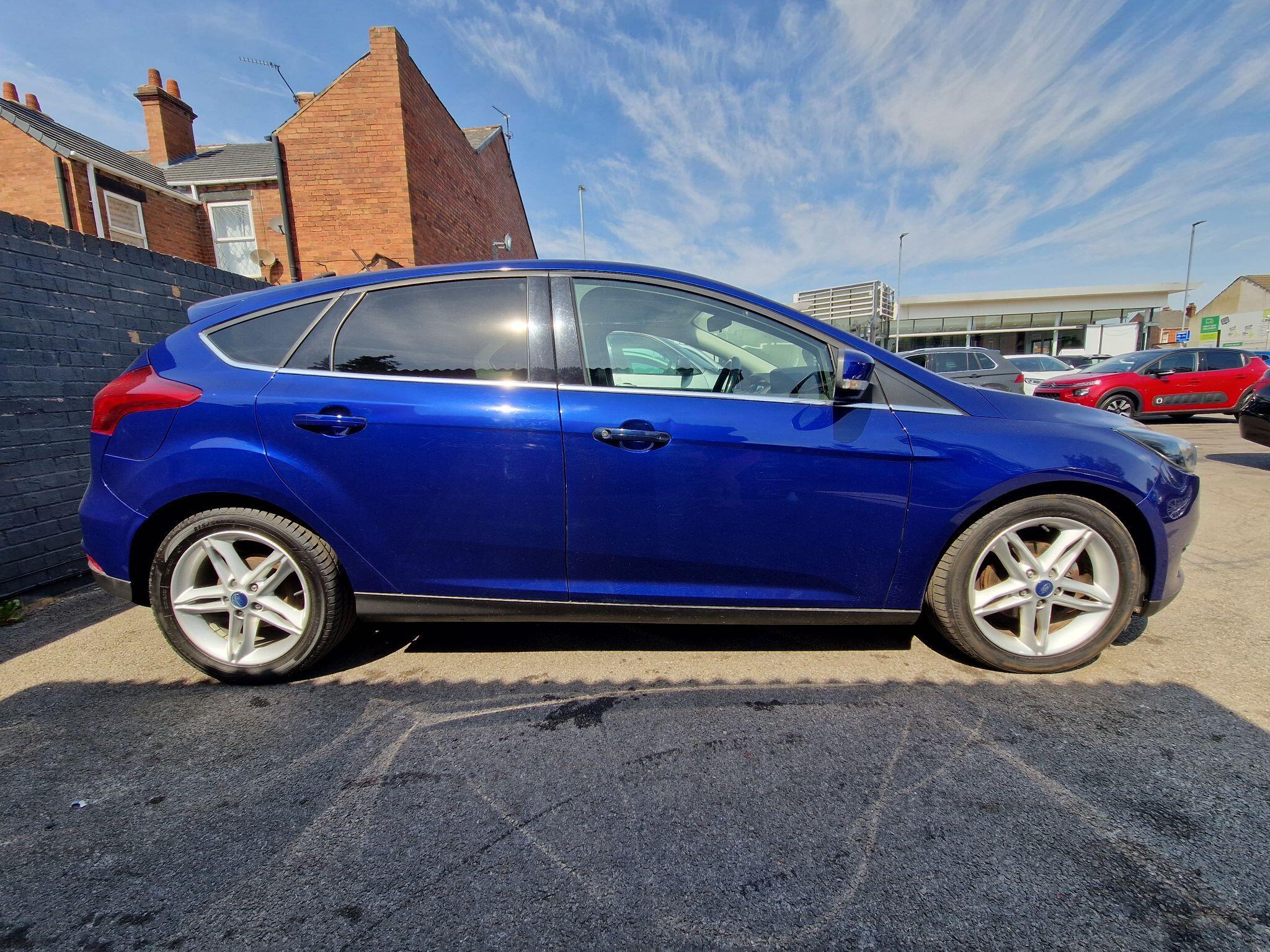 Ford Focus - Image 7
