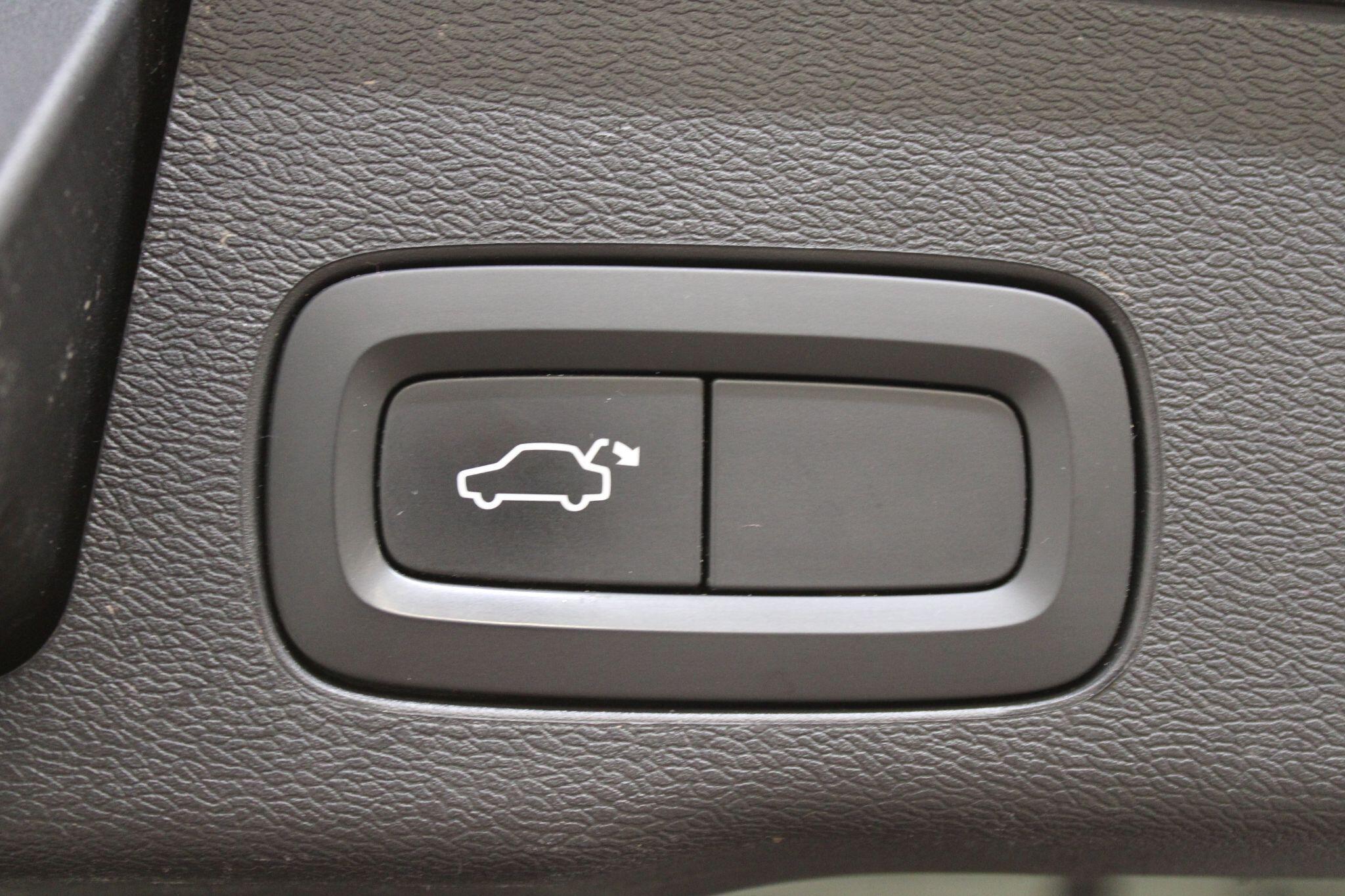 Volvo XC60 - Image 19