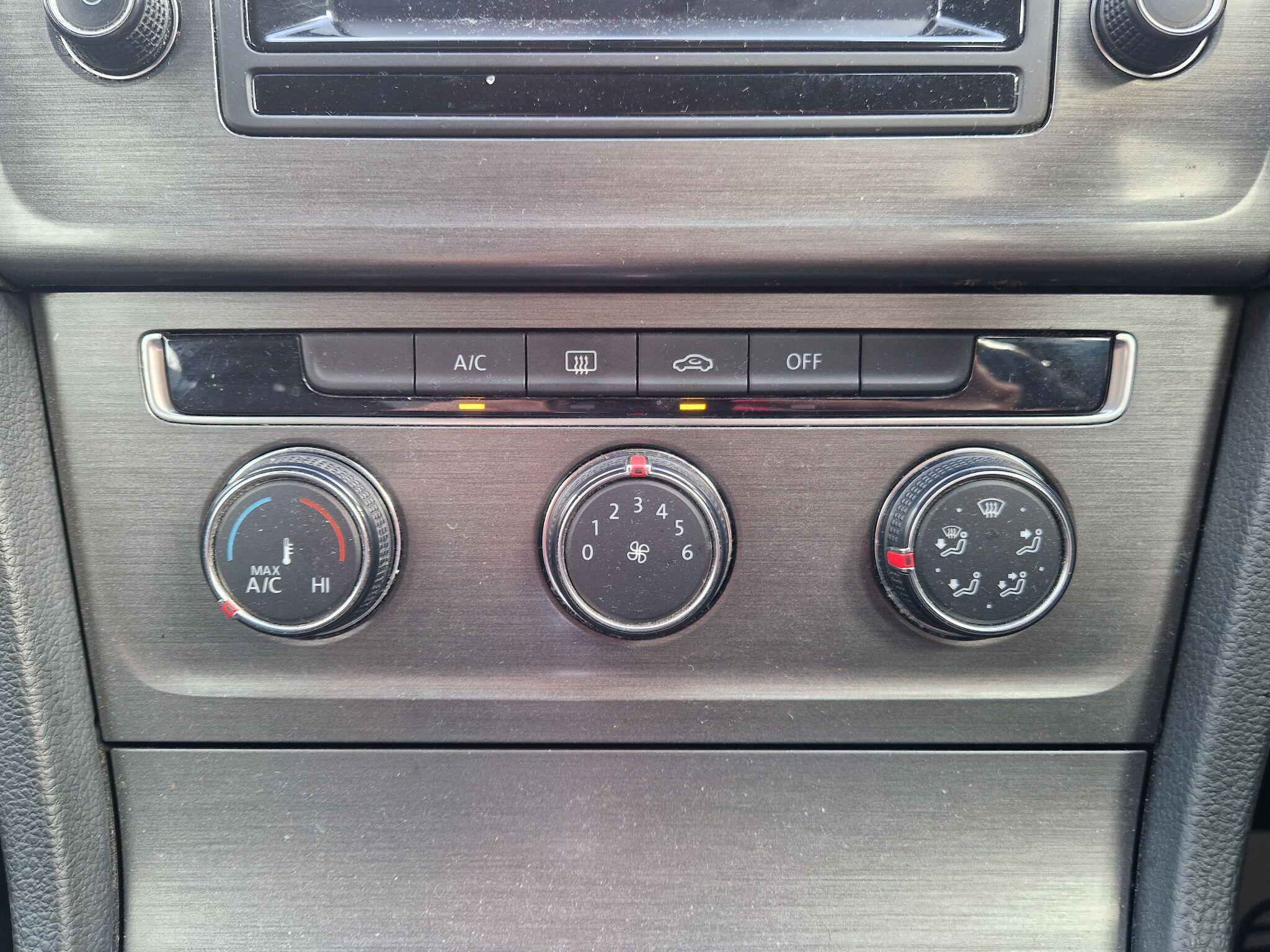 Volkswagen Golf - Image 41