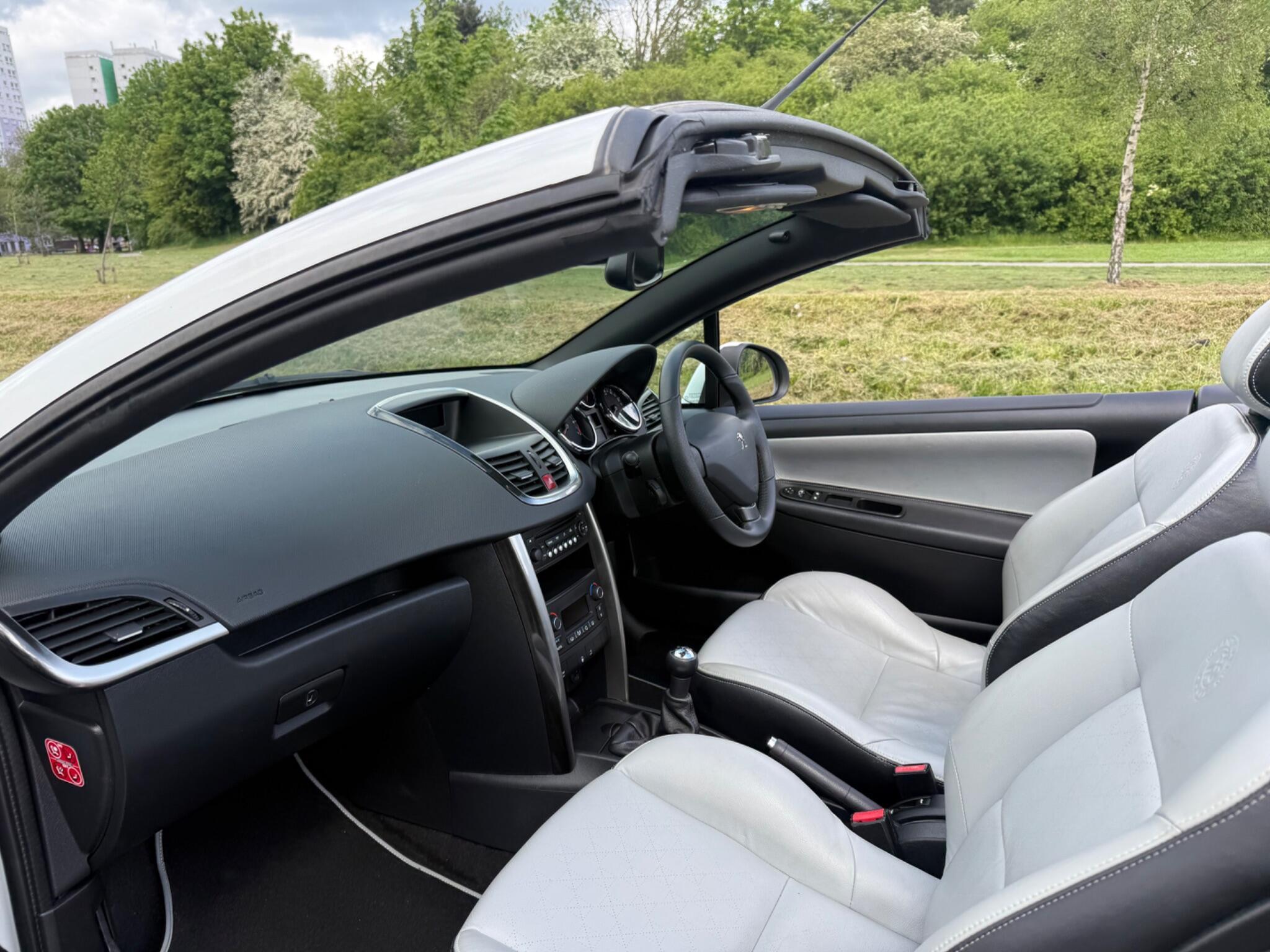 Peugeot 207 CC - Image 16