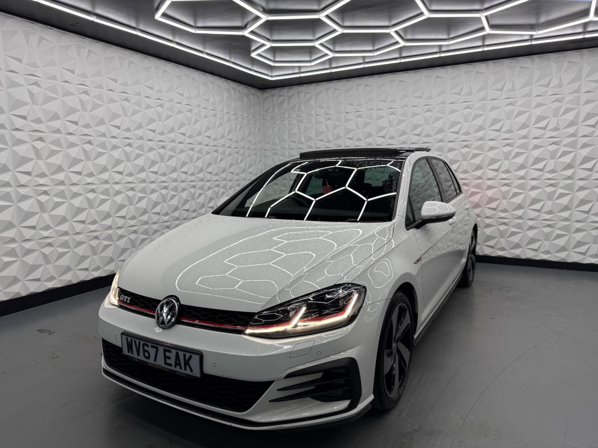 Volkswagen Golf - Image 5