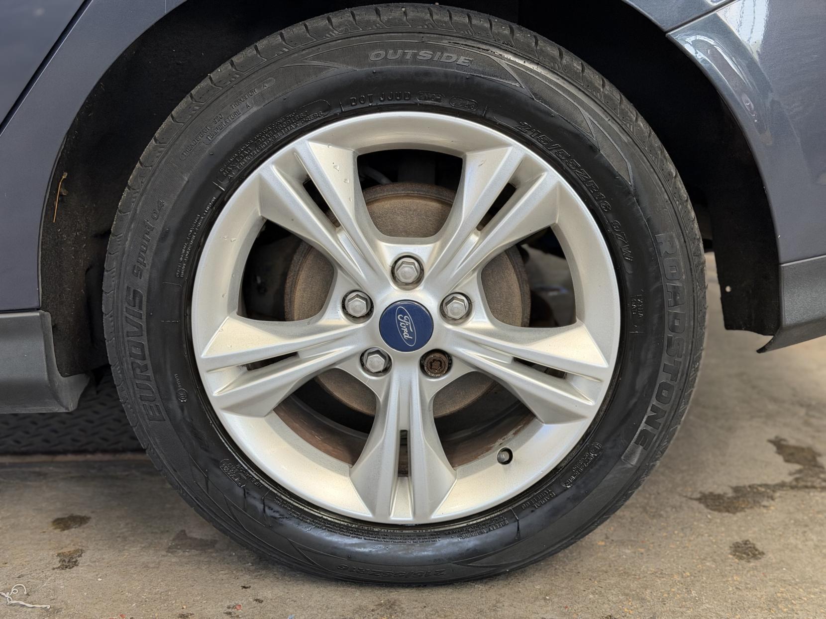 Ford Focus - Image 16