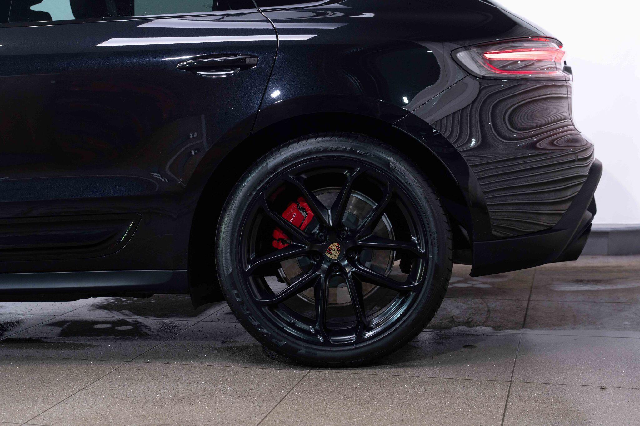 Porsche Macan - Image 30