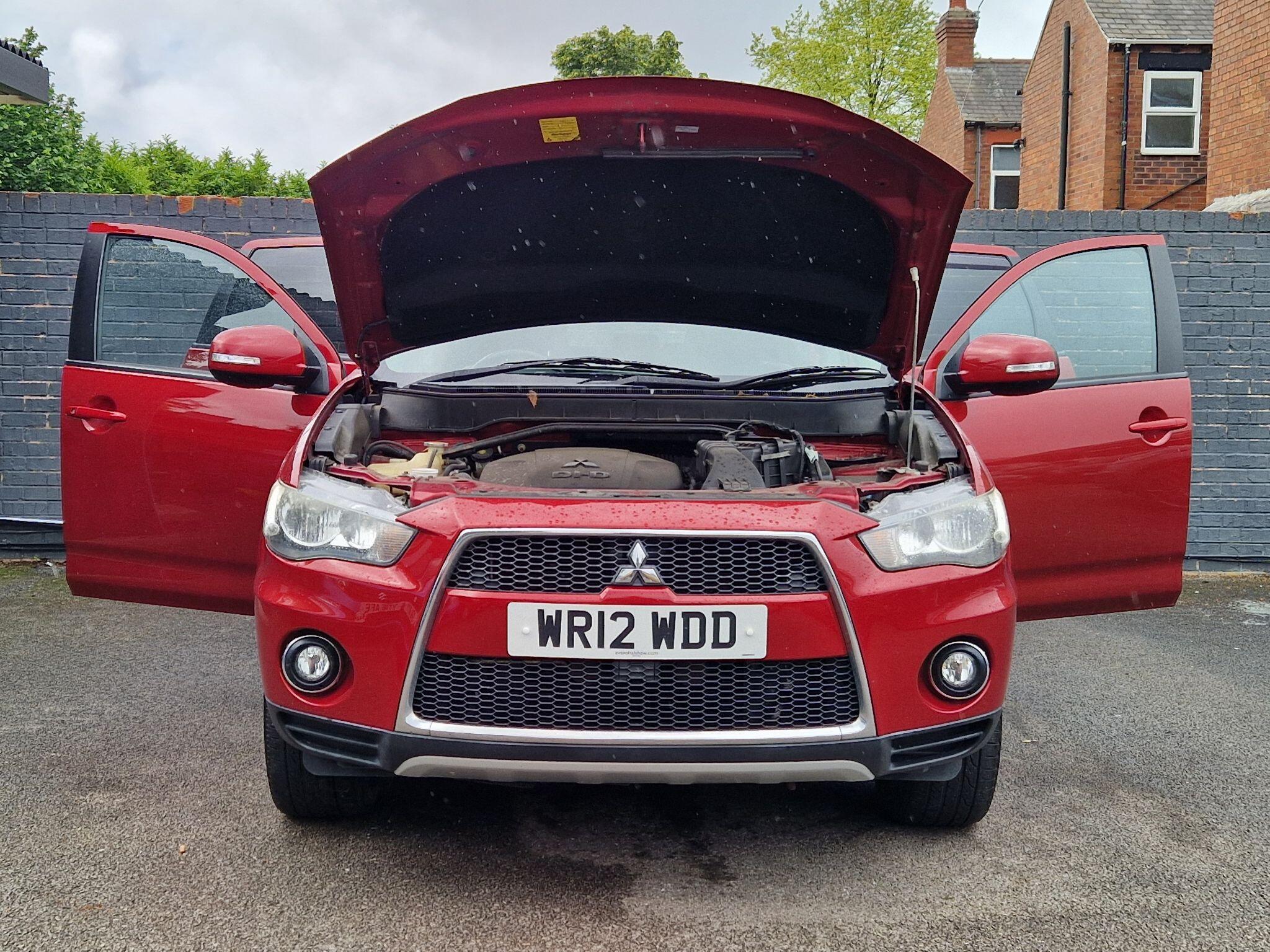 Mitsubishi Outlander - Image 13
