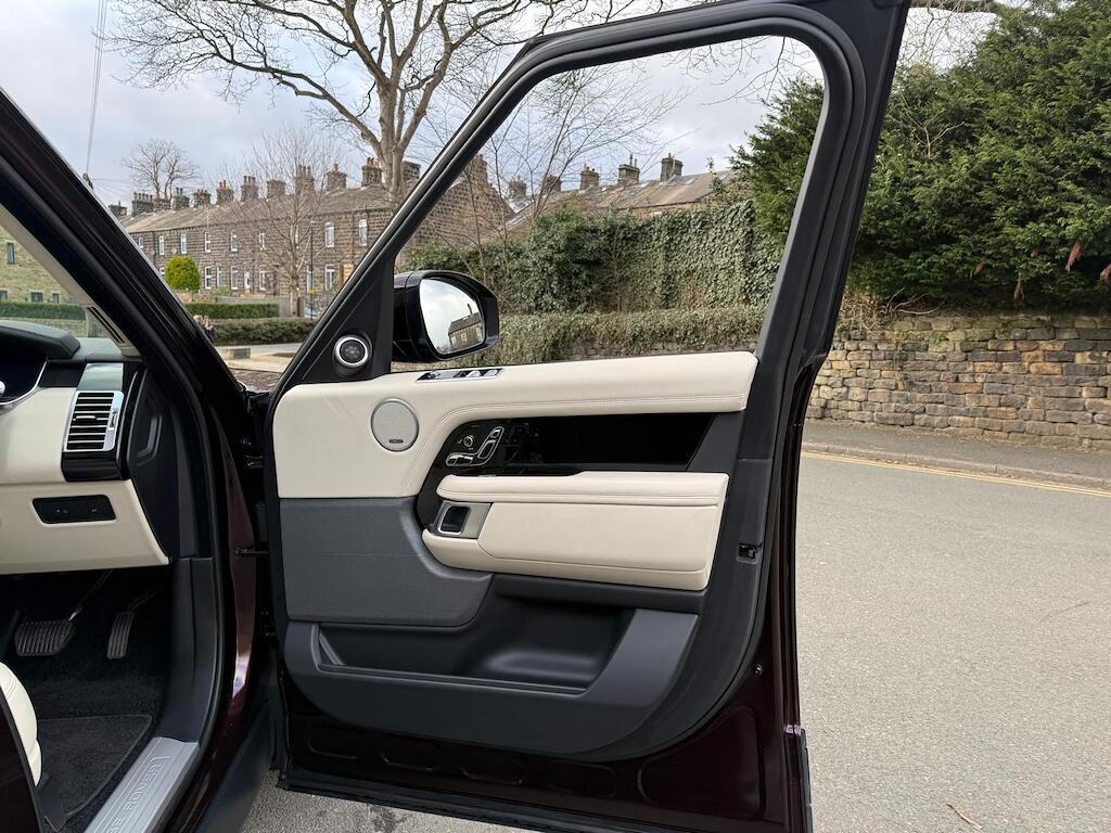 Land Rover Range Rover - Image 40