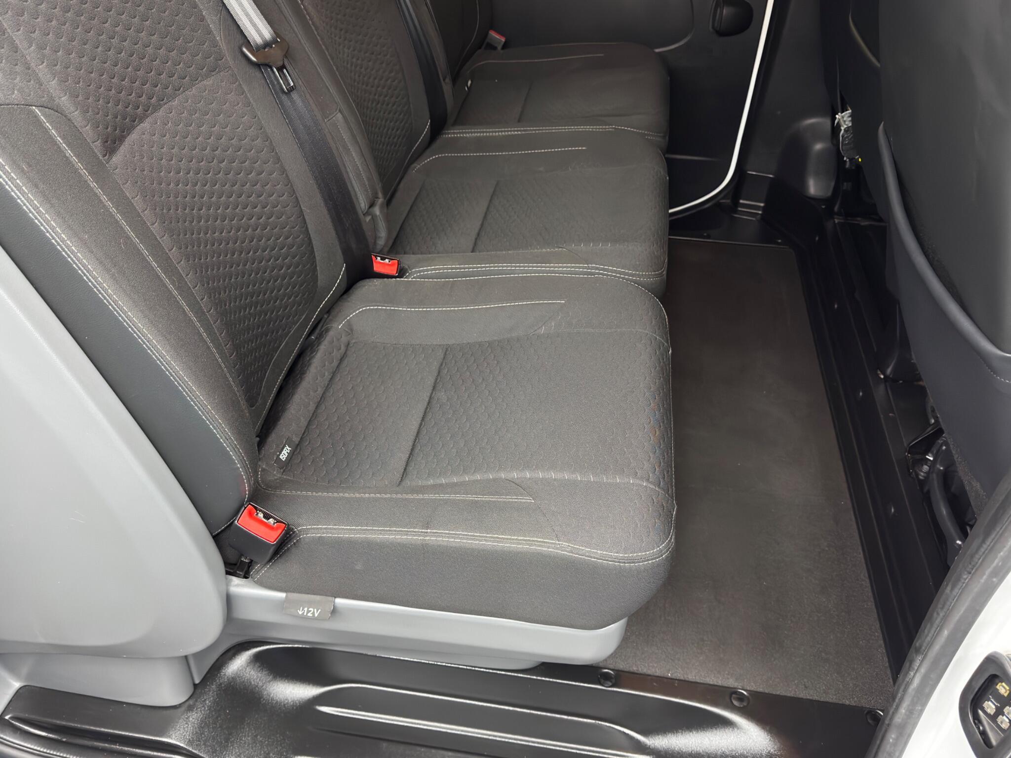 Vauxhall Vivaro - Image 15