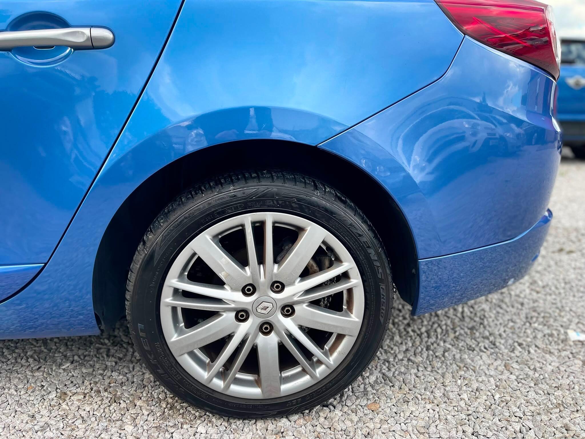 Renault Megane - Image 12