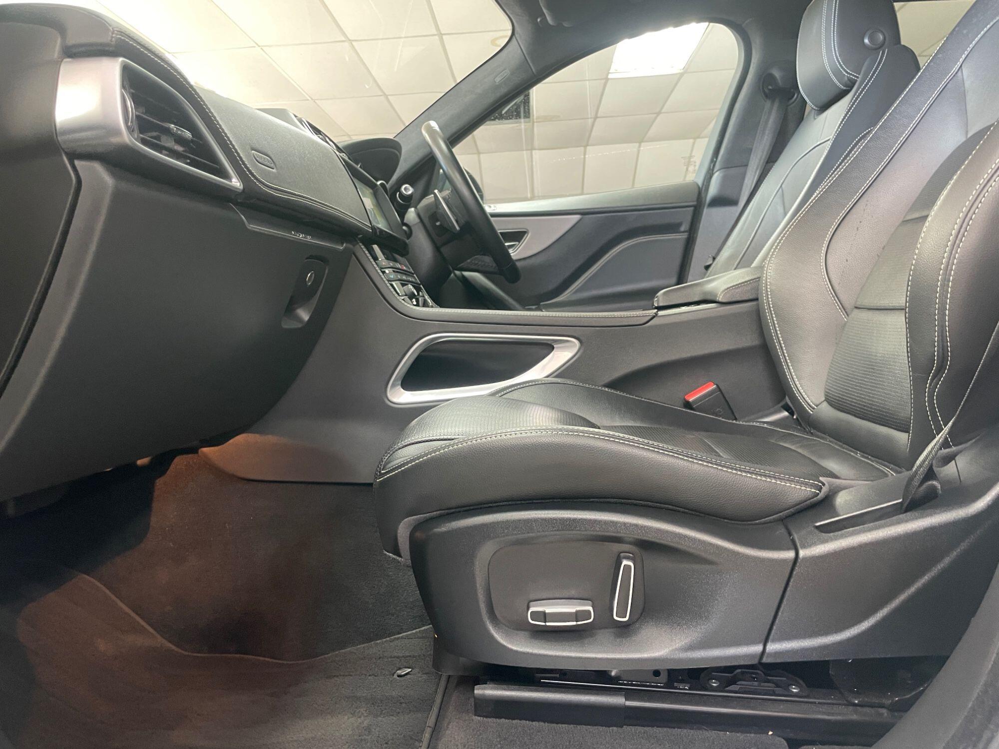 Jaguar F-Pace - Image 30