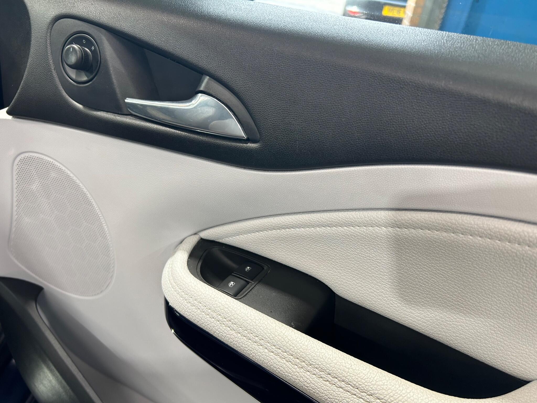 Vauxhall ADAM - Image 13