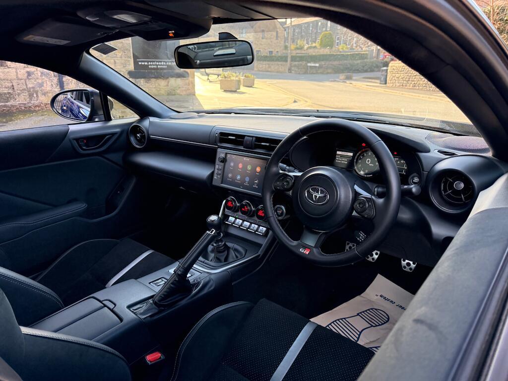 Toyota GR86 - Image 34