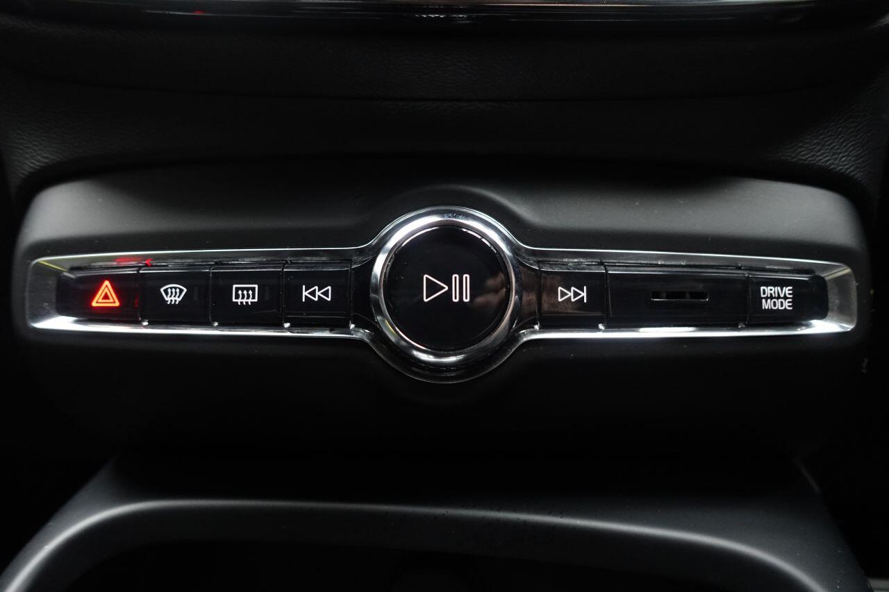 Volvo XC40 - Image 35