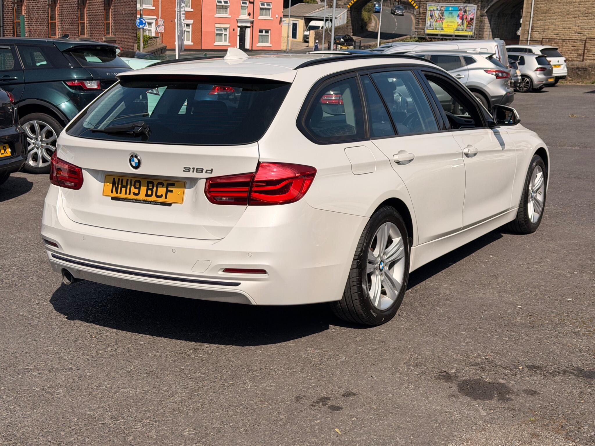 BMW 3 Series - Image 7