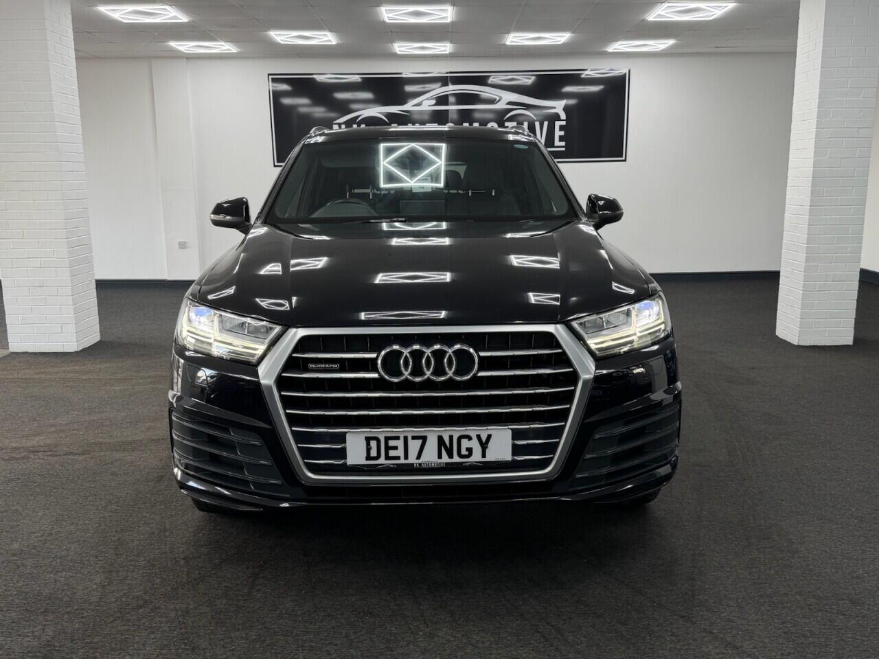 Audi Q7 - Image 9