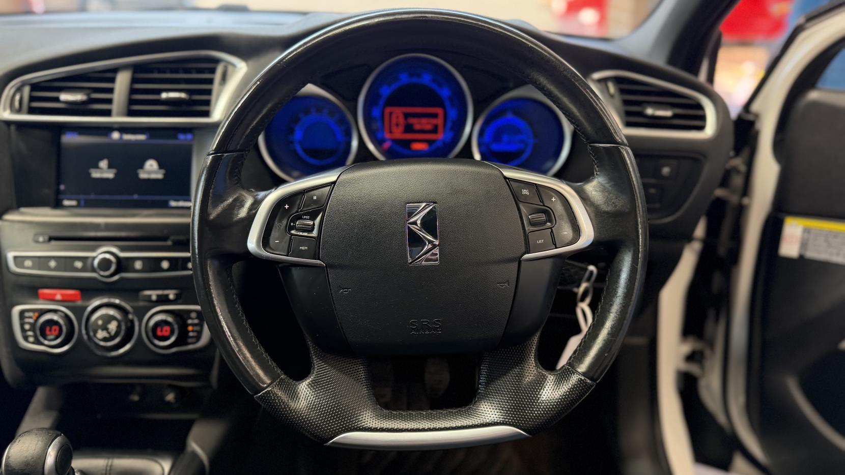 DS AUTOMOBILES DS 4 - Image 19