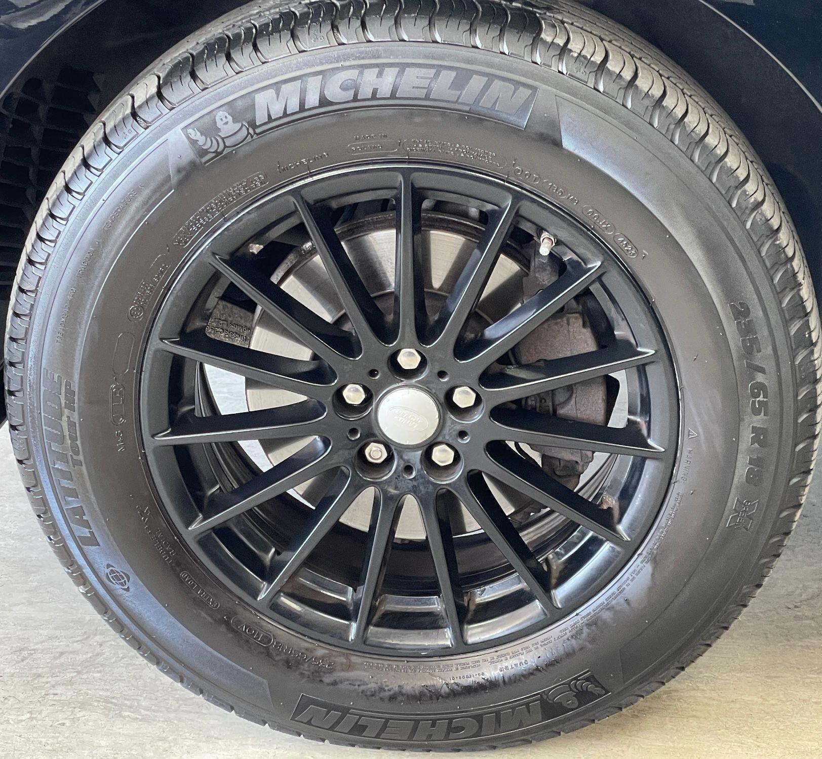Land Rover Range Rover Velar - Image 17
