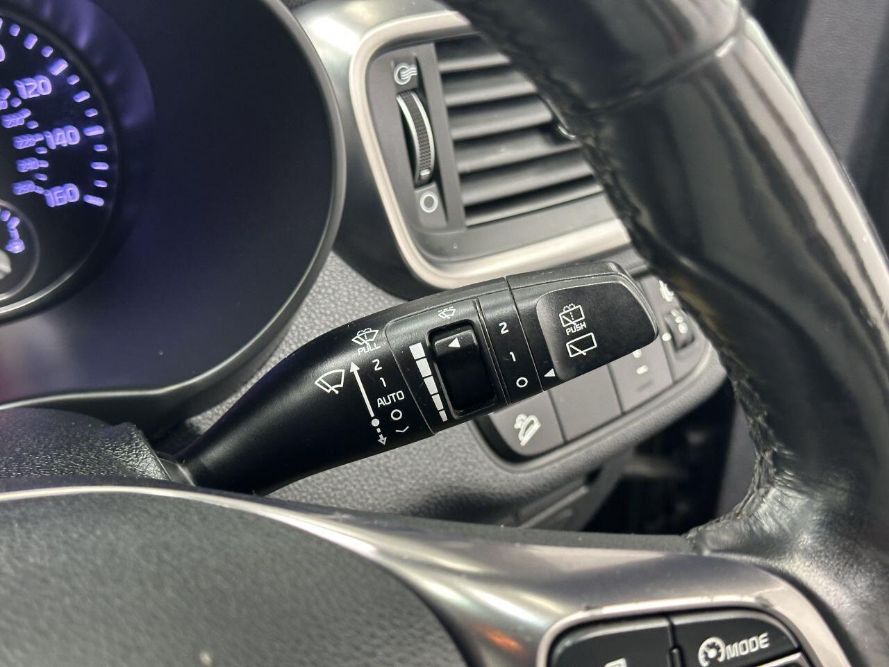 Kia Sorento - Image 21