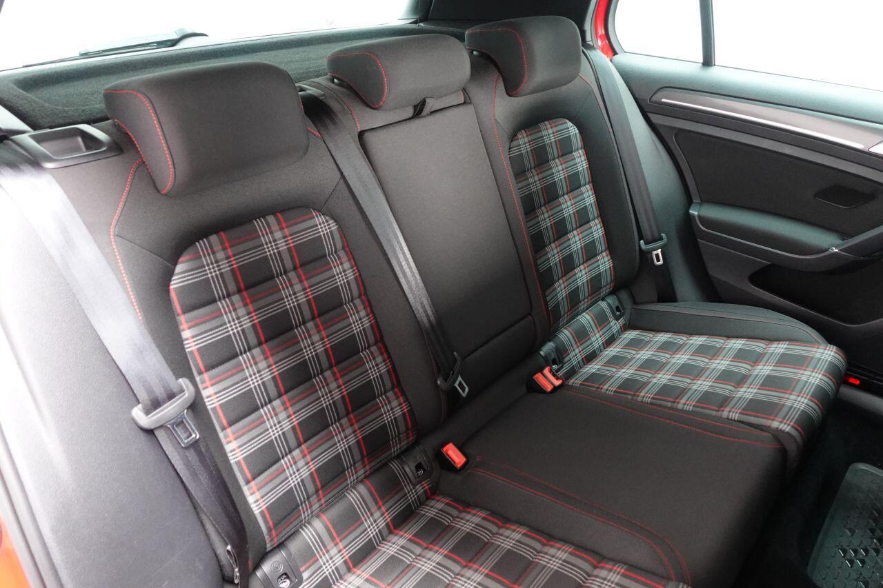 Volkswagen Golf - Image 20