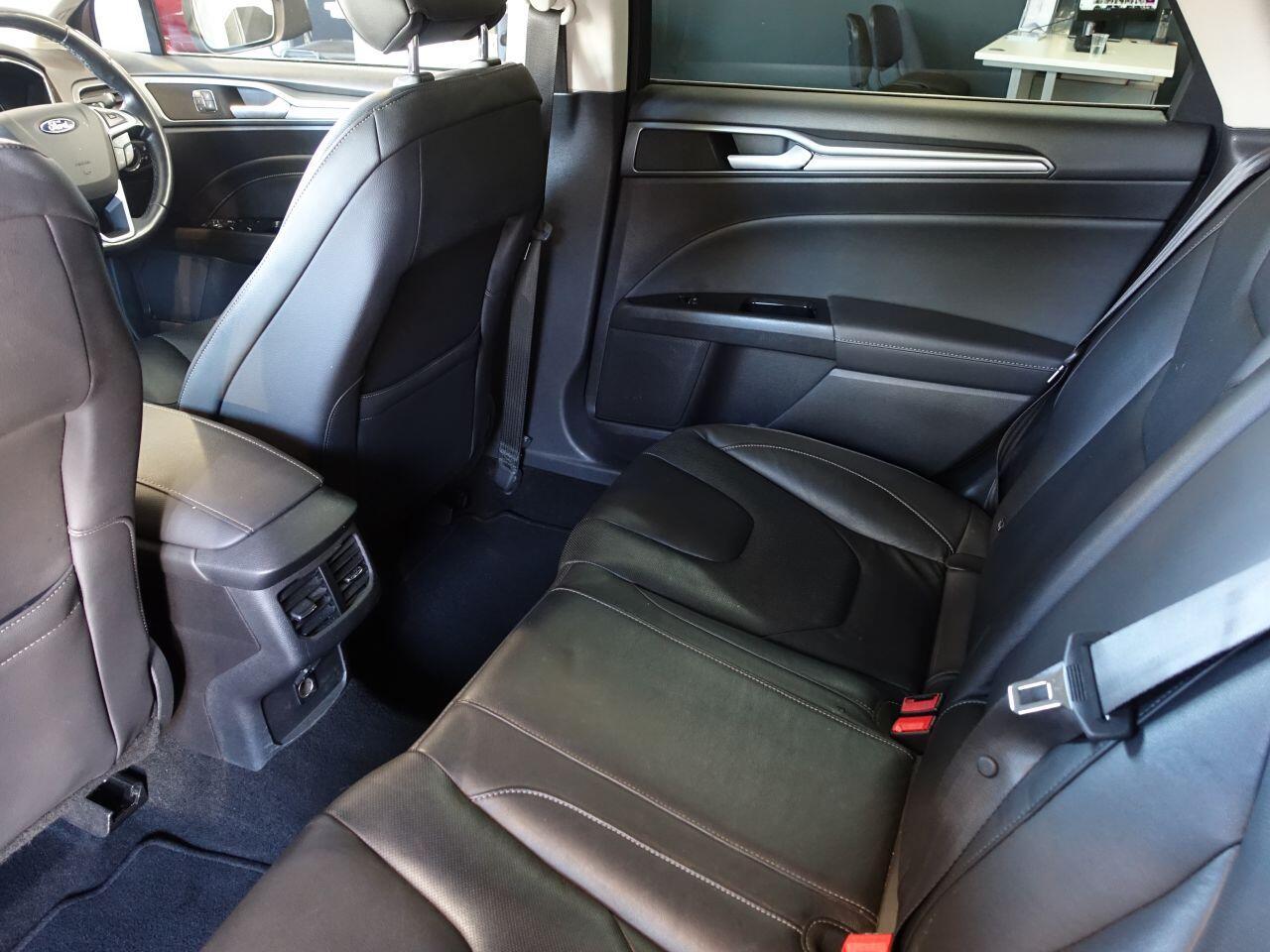 Ford Mondeo - Image 16