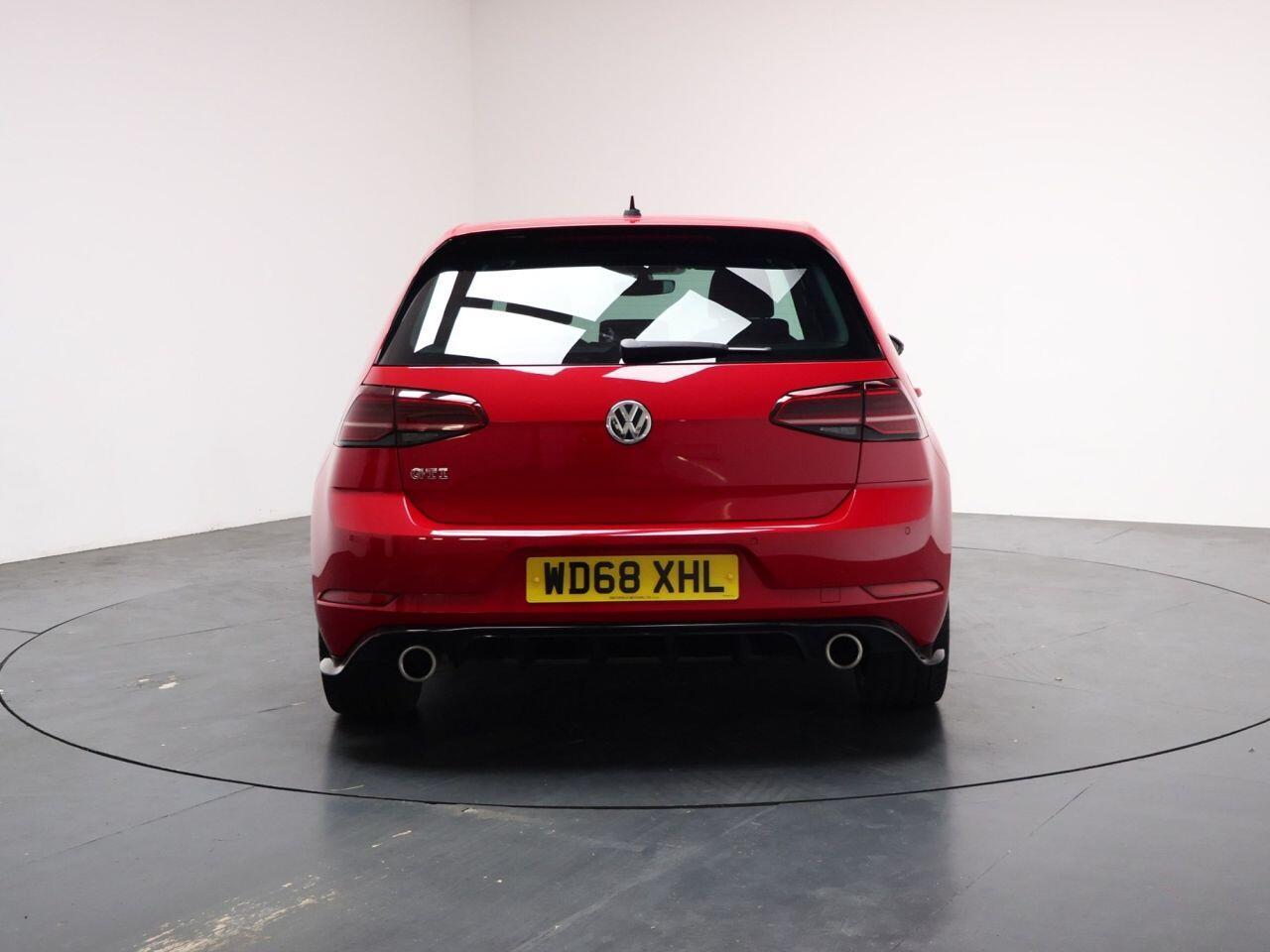 Volkswagen Golf - Image 11