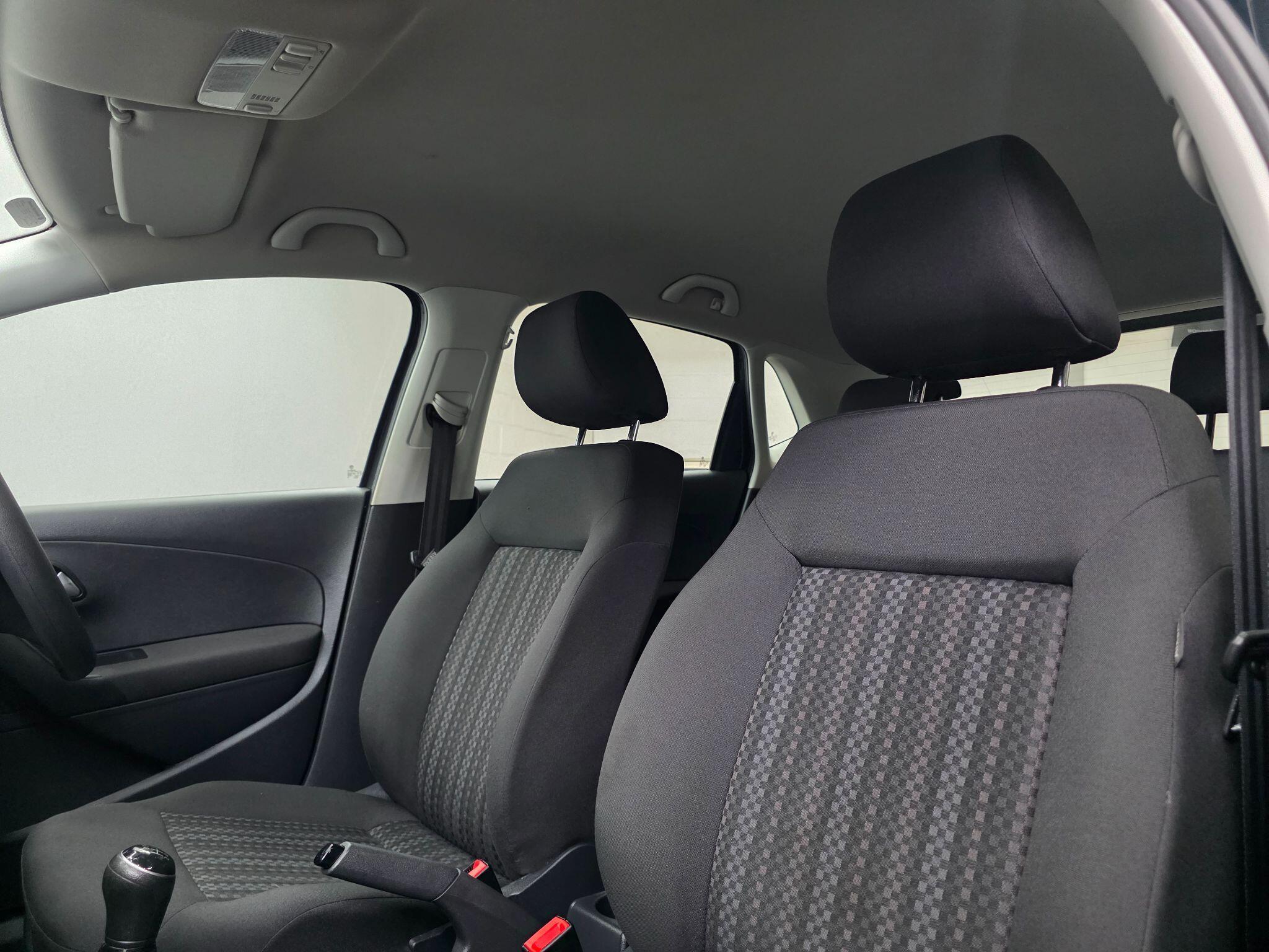 Volkswagen Polo - Image 18