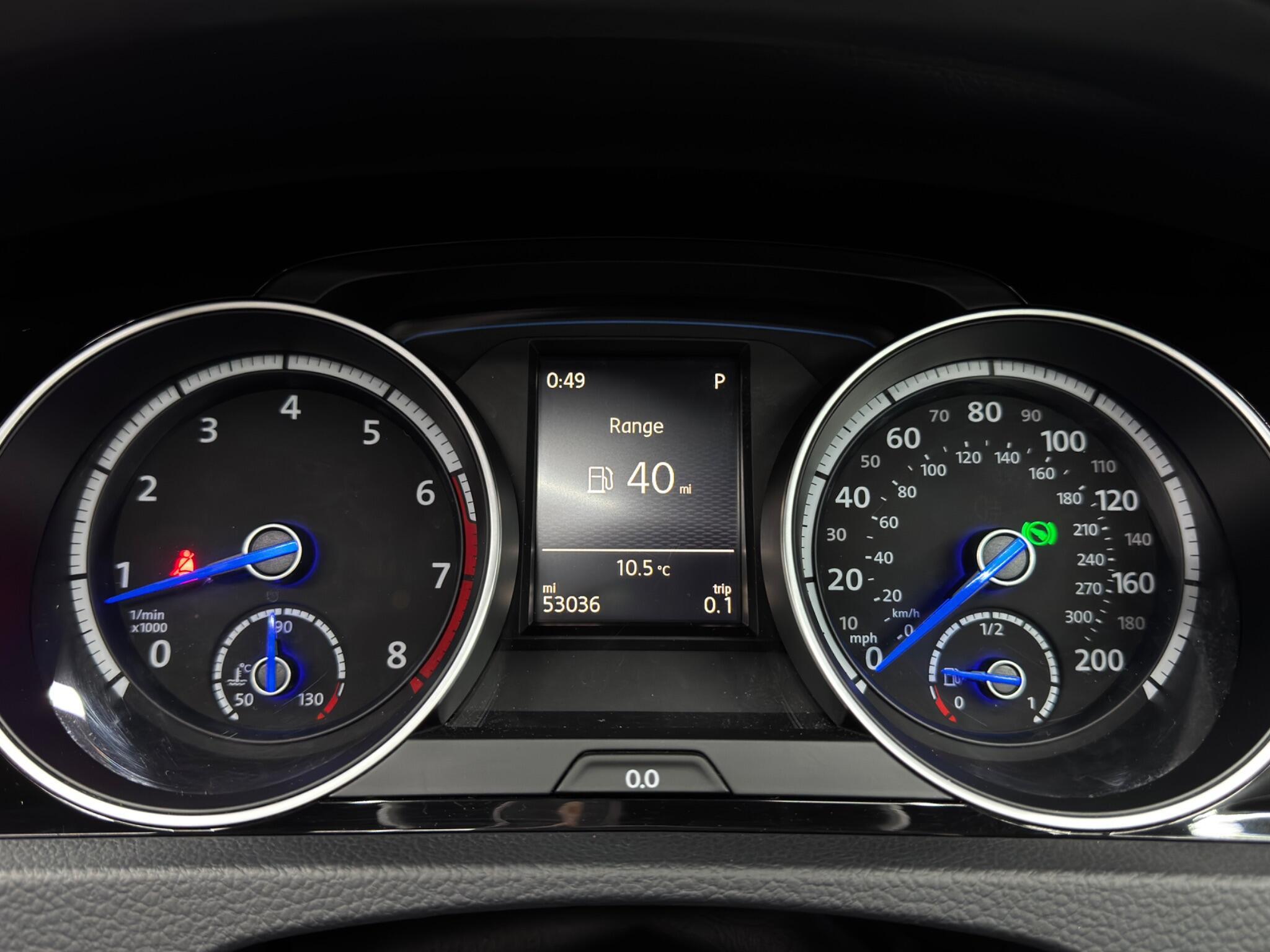 Volkswagen Golf - Image 21