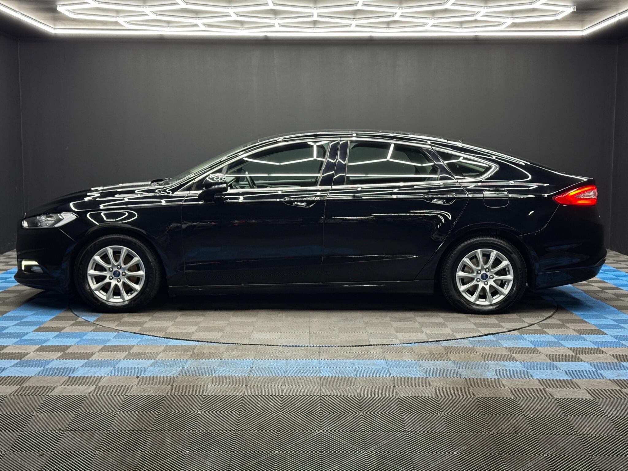 Ford Mondeo - Image 8
