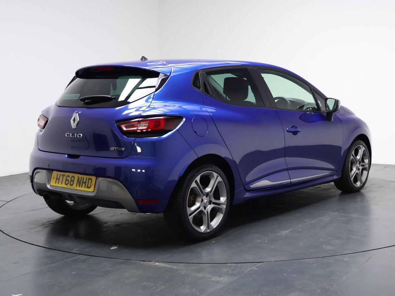 Renault Clio - Image 12
