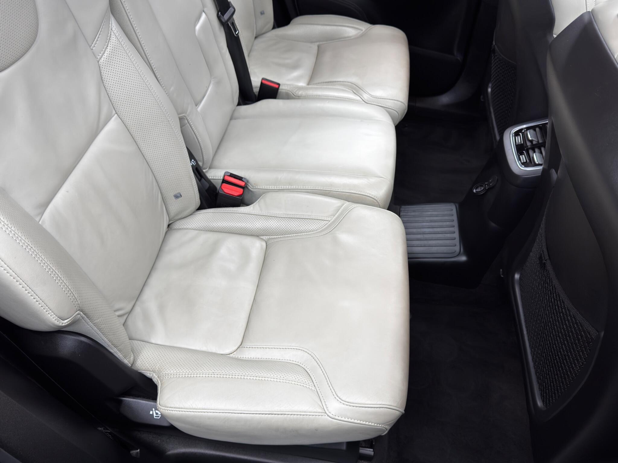 Volvo XC90 - Image 15