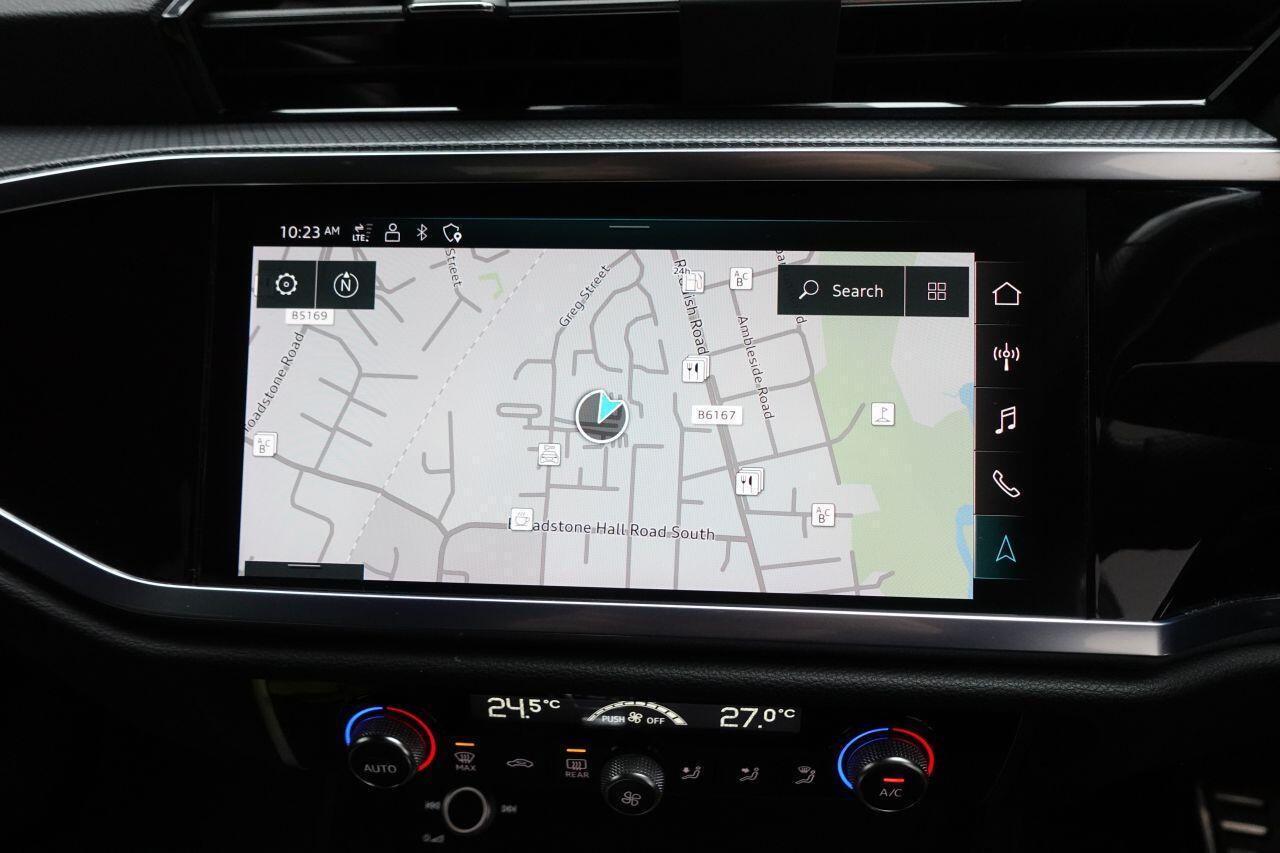 Audi Q3 - Image 2