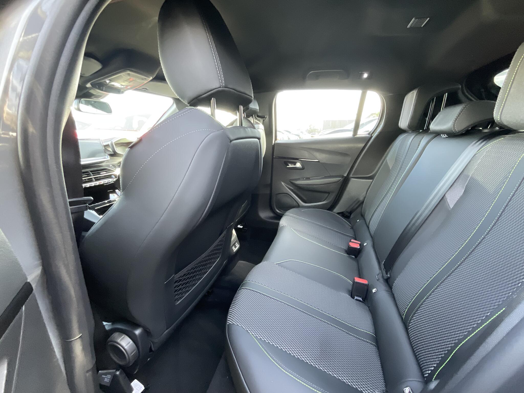 Peugeot 208 - Image 15