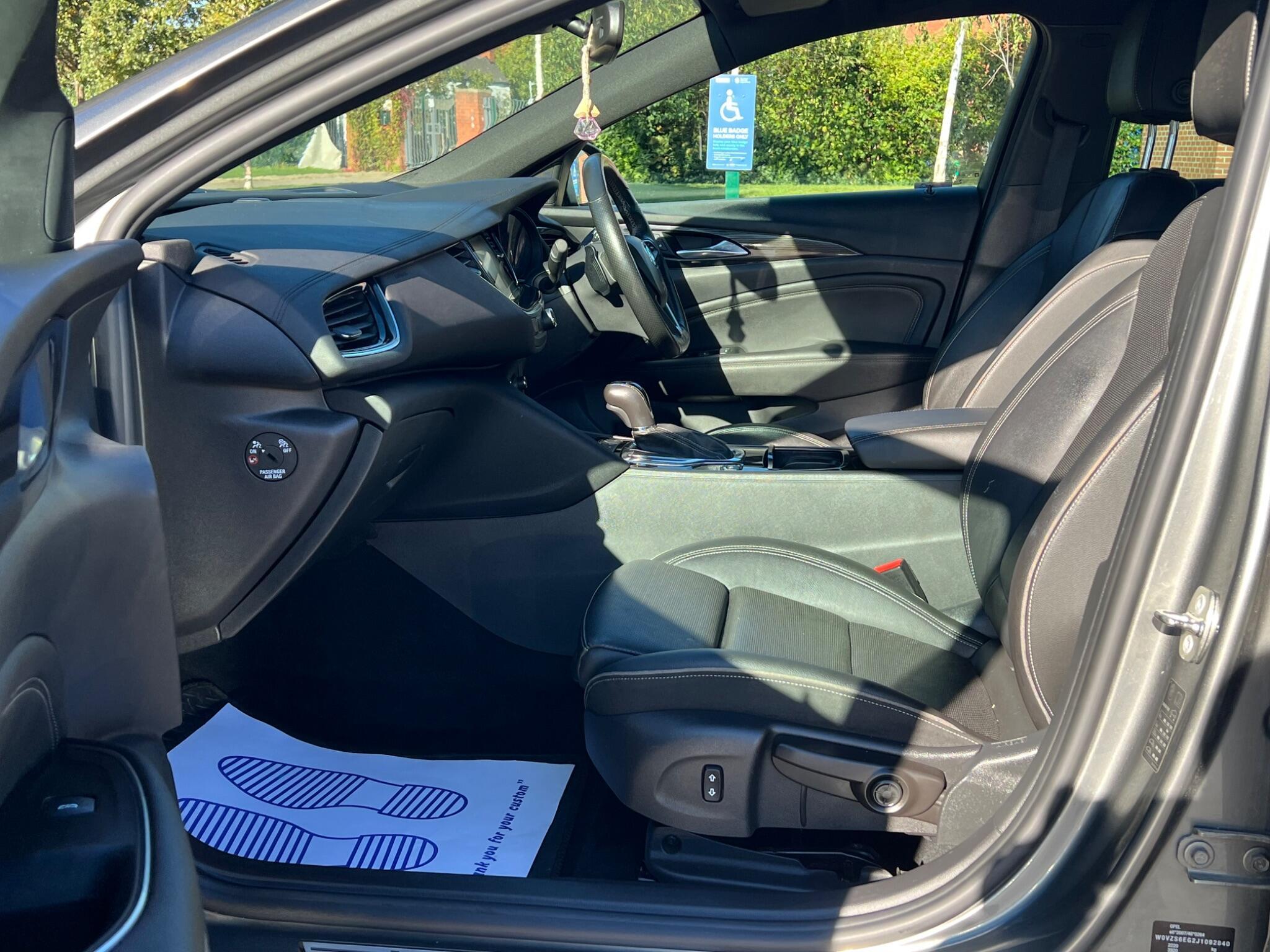 Vauxhall Insignia - Image 11