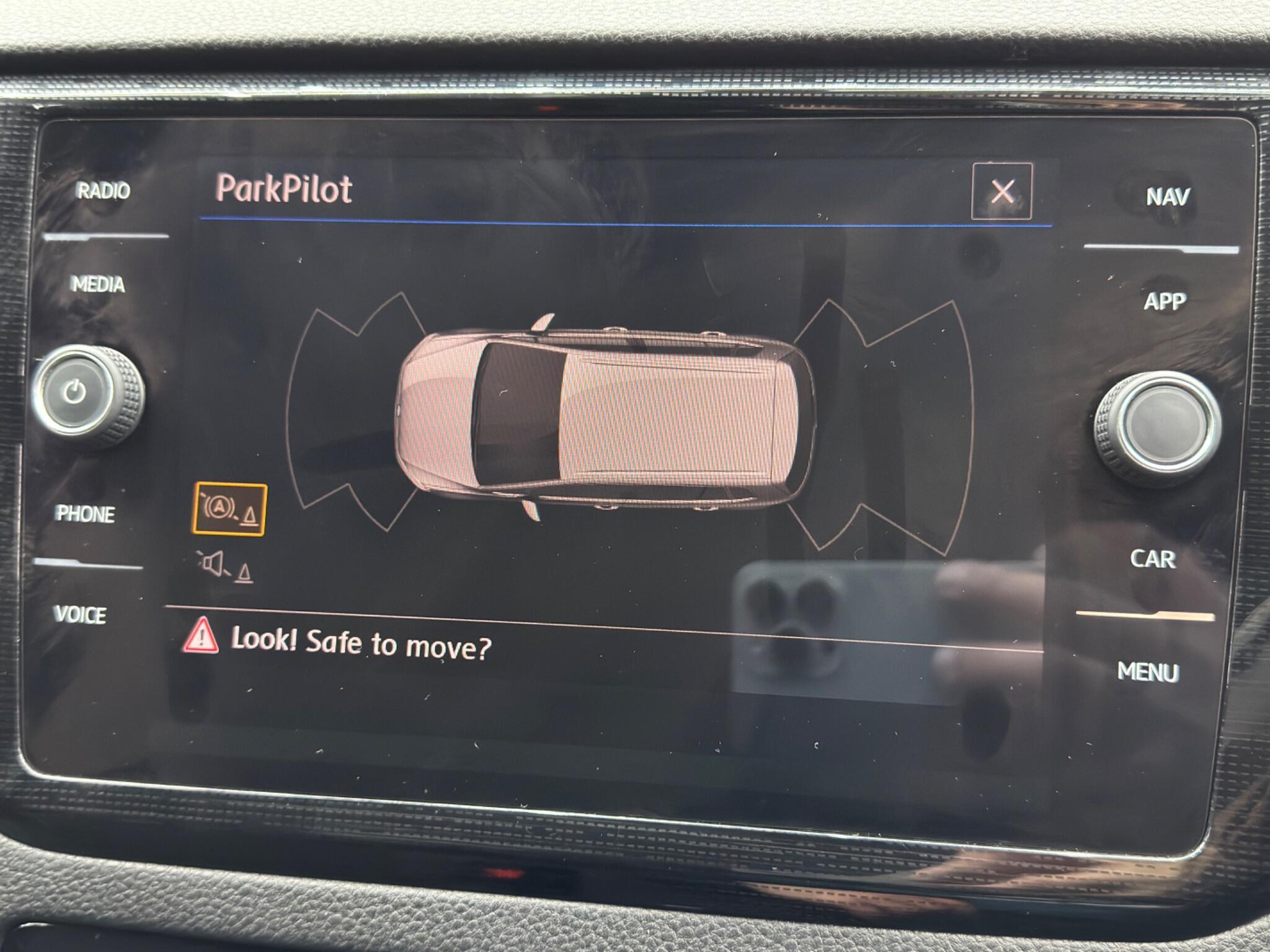 Volkswagen GOLF SV - Image 38