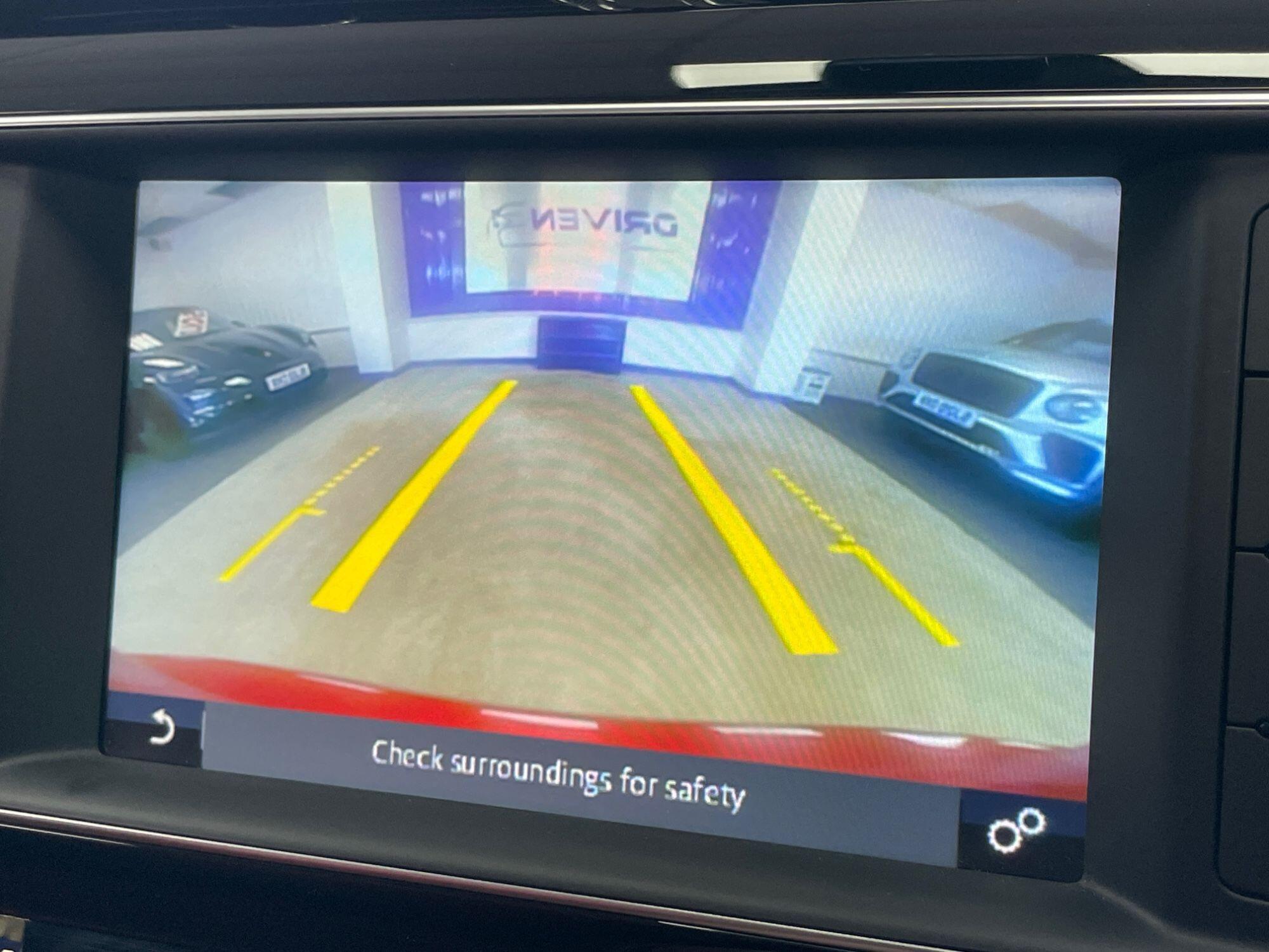 Jaguar XE - Image 39