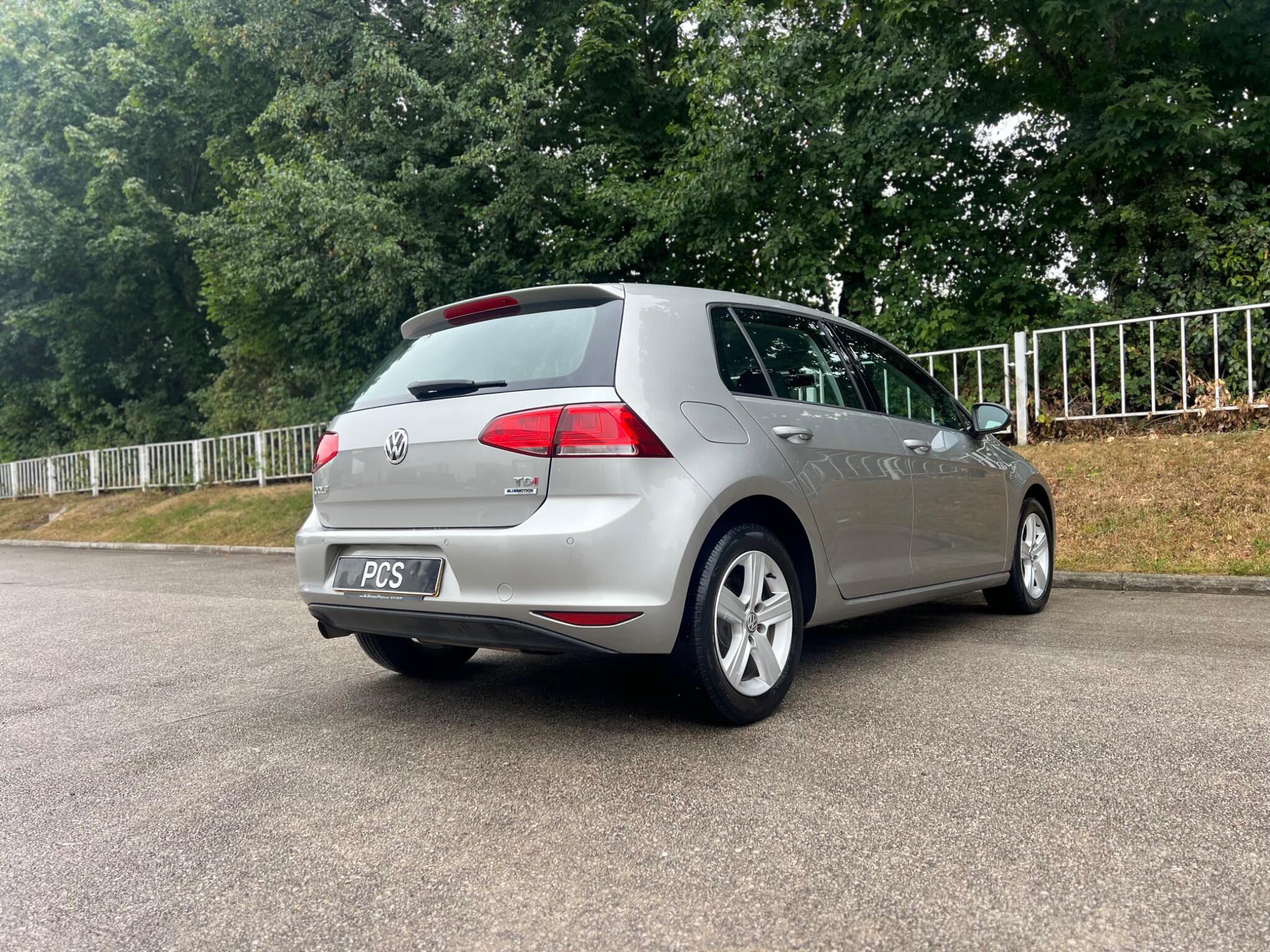 Volkswagen Golf - Image 11