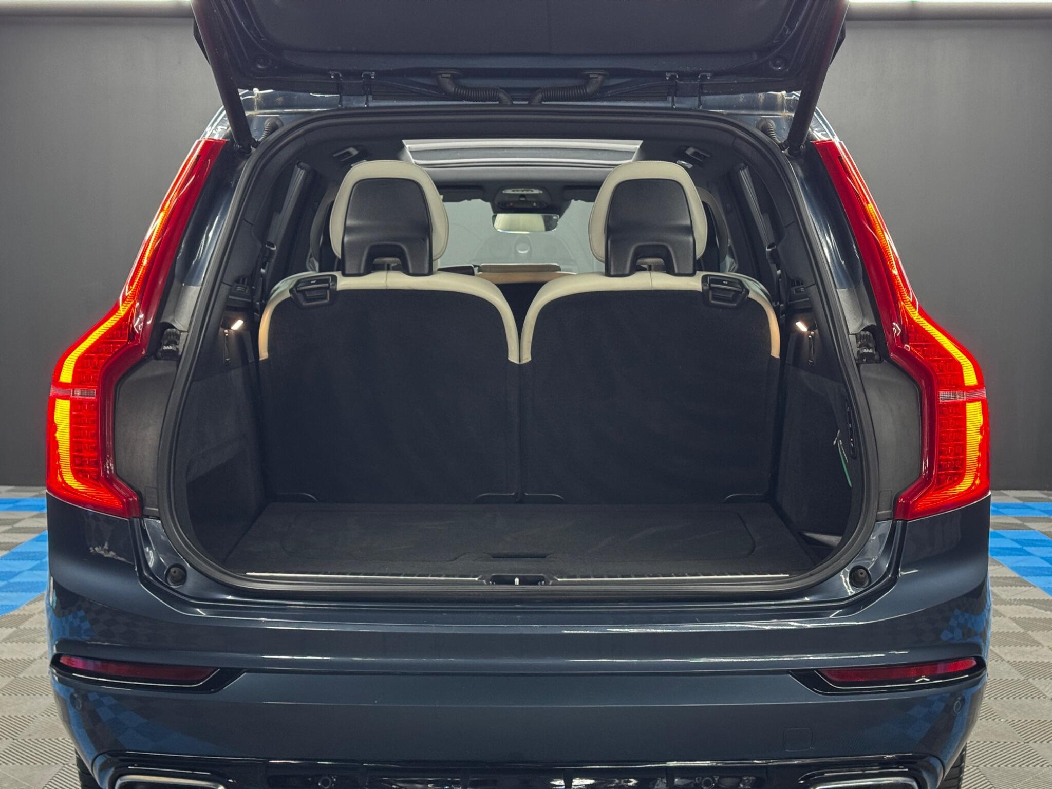Volvo XC90 - Image 43
