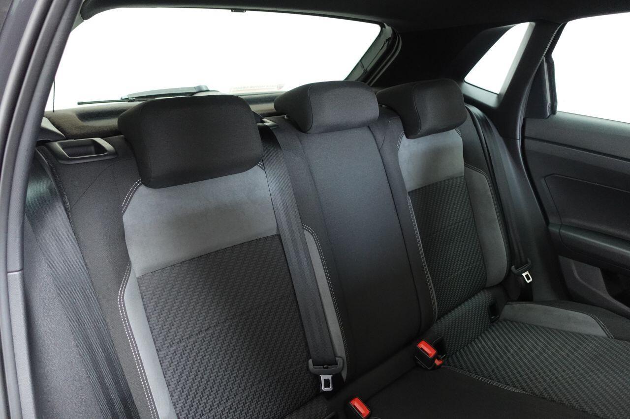 Volkswagen Polo - Image 18