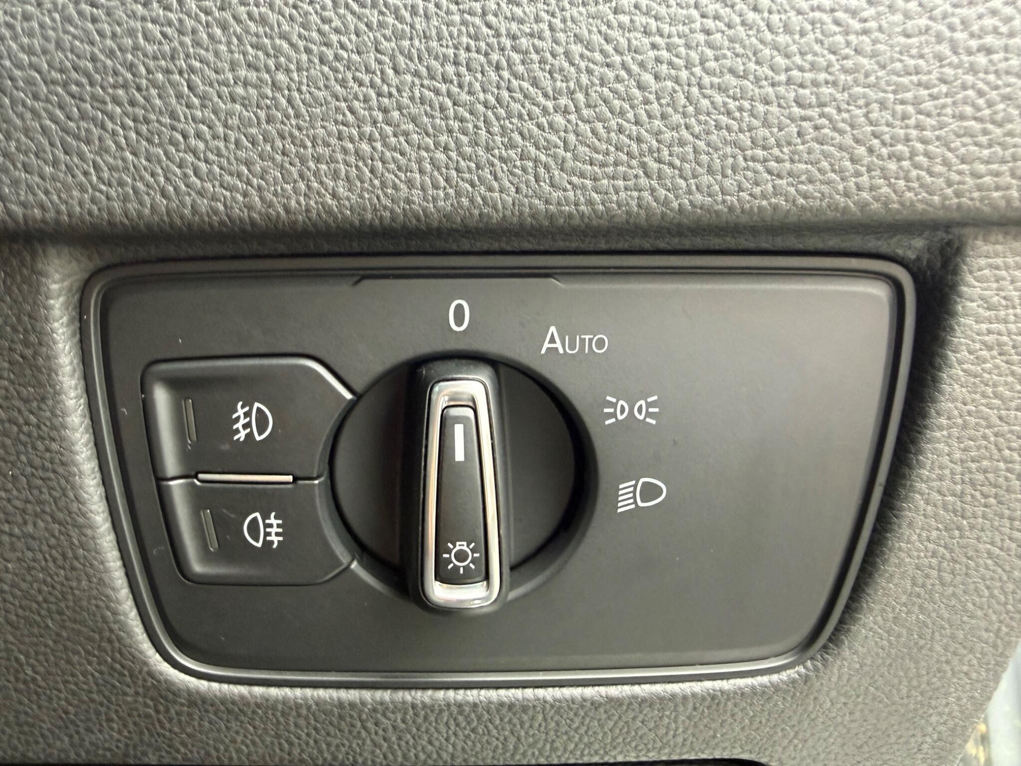 Volkswagen Passat - Image 57