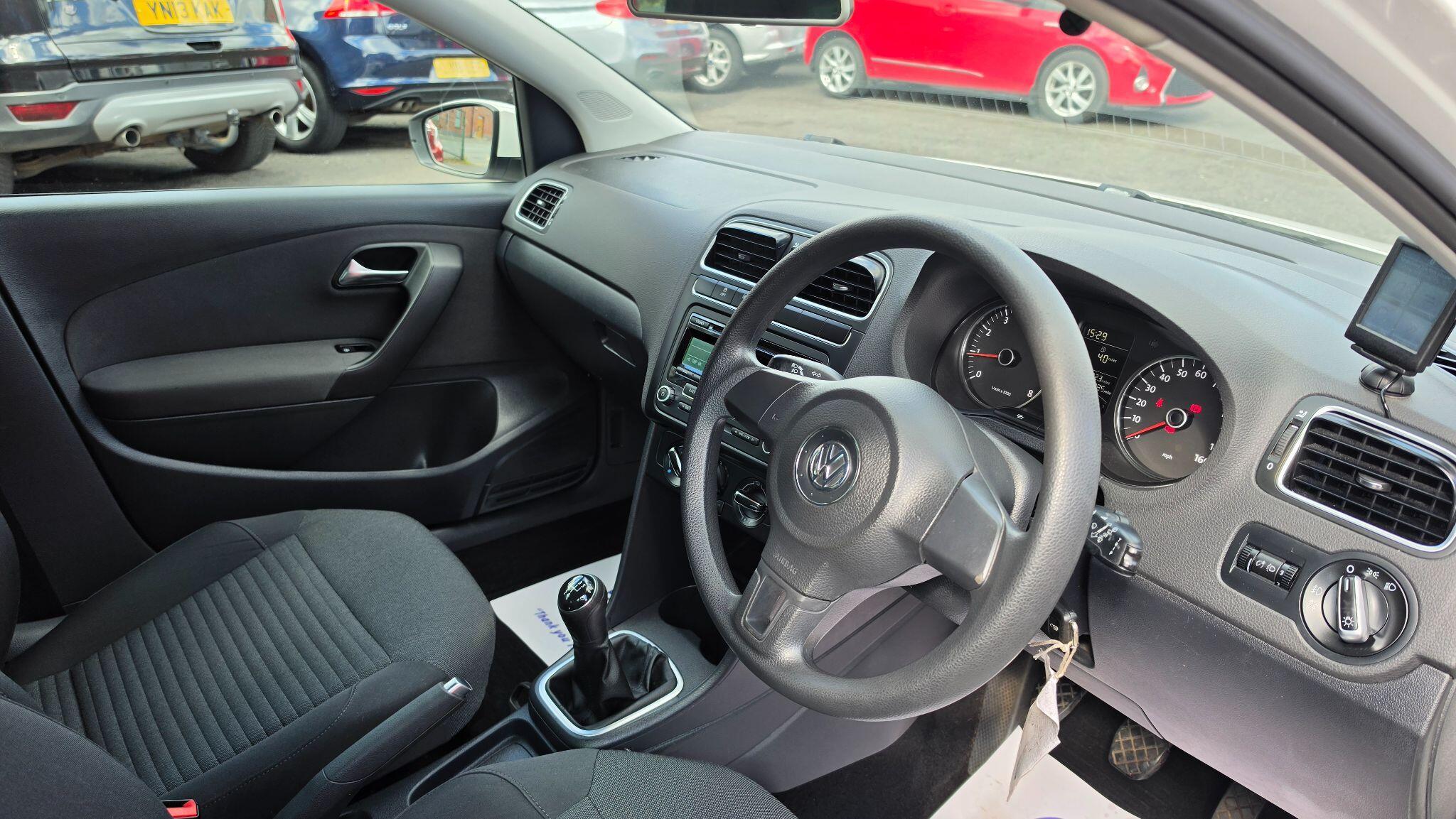 Volkswagen Polo - Image 11