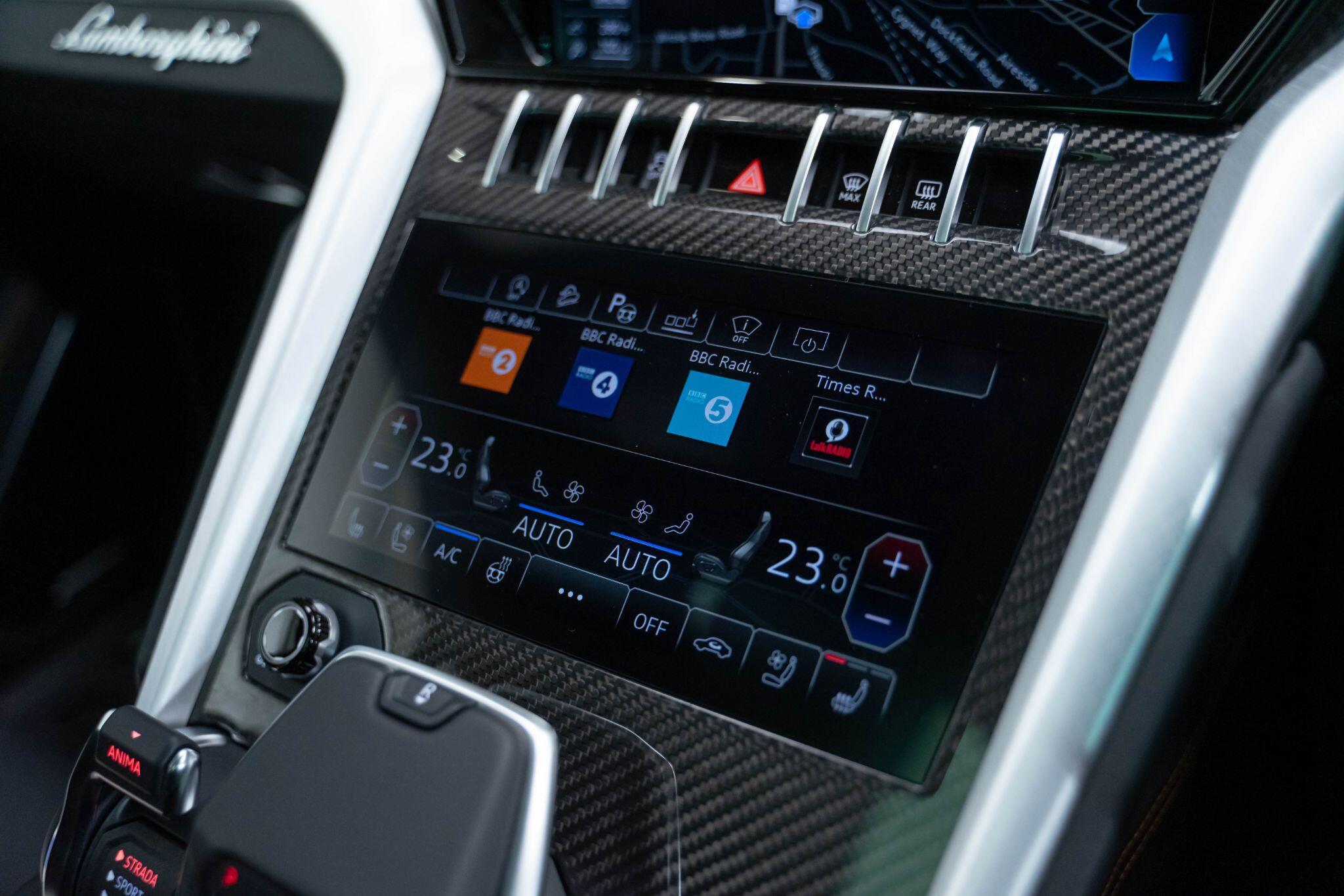 Lamborghini Urus - Image 10