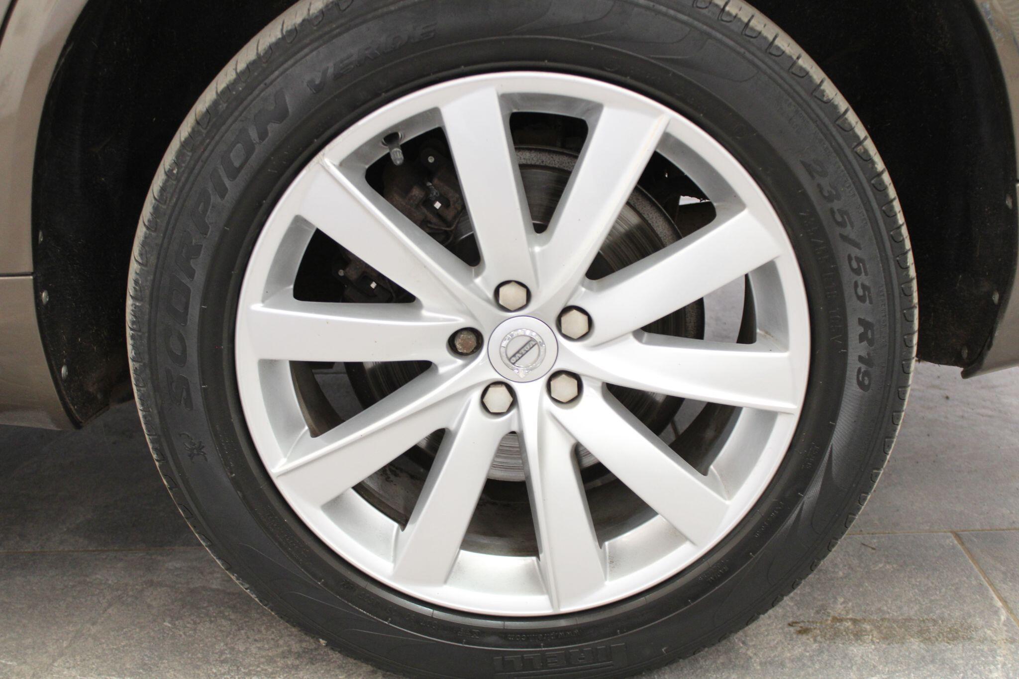 Volvo XC90 - Image 36